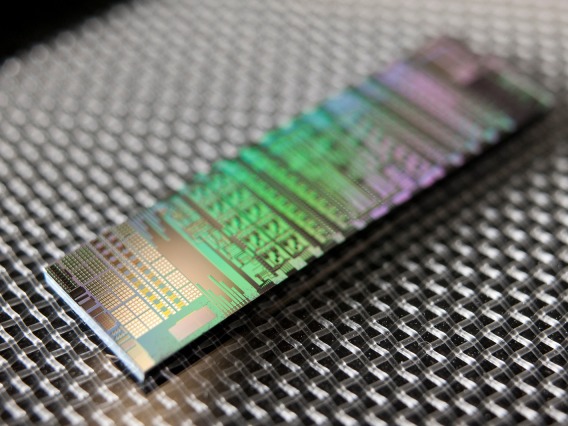 optical communication chip